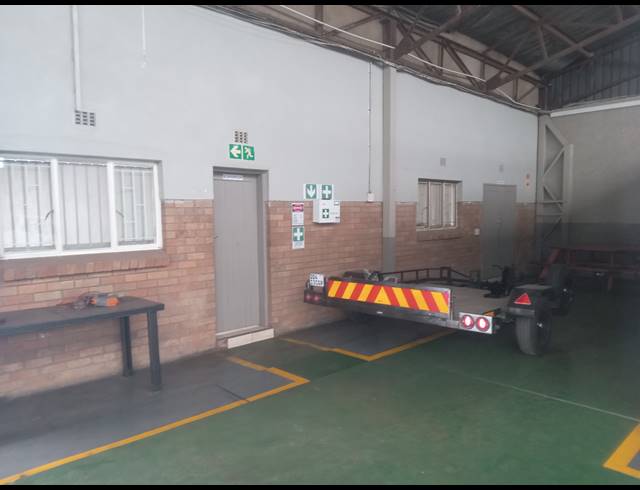 412M² BUILDING TO LET IN APEX